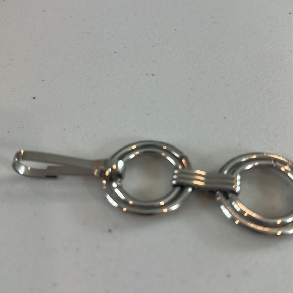 Silver circle belt with hook closure - Picture 3 of 4